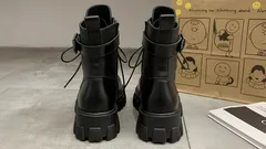 ブーツの踵にあるループは何のためにあるのか――そしてそれがどのように足を守ってくれるのか